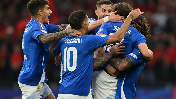 DORTMUND, GERMANY - JUNE 15: Nicolo Barella of Italy (hidden) celebrates scoring his team's second goal with teammates during the UEFA EURO 2024 group stage match between Italy and Albania at Football Stadium Dortmund on June 15, 2024 in Dortmund, Germany. (Photo by Claudio Villa/Getty Images for FIGC) Euro 2024, il cammino dell’Italia: ecco le possibili avversarie se passa il girone - immagine 1