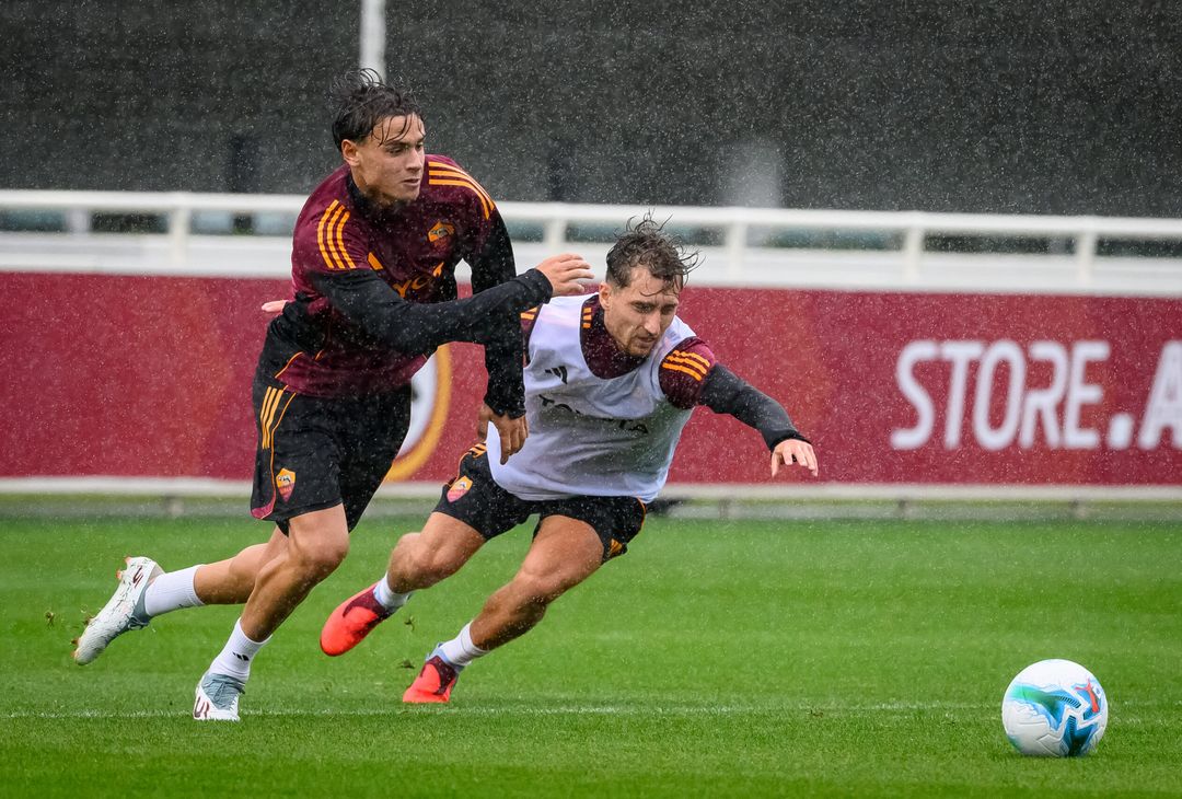 Roma, la seduta pomeridiana aperta ai tifosi al St. George’s Park – FOTO GALLERY - immagine 21