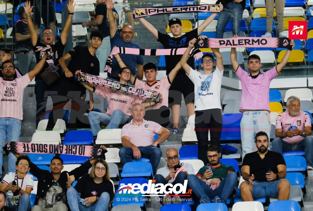 FOTOTIFO Napoli-Palermo 5-0, gli scatti ai tifosi al “Maradona” (GALLERY) - immagine 6