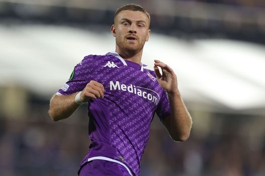 FLORENCE, ITALY - OCTOBER 5: Lucas Beltrán of ACF Fiorentina looks on during the UEFA Europa Conference League match between ACF Fiorentina and Ferencvarosi TC at Stadio Artemio Franchi on October 5, 2023 in Florence, Italy. (Photo by Gabriele Maltinti/Getty Images) Bucchioni: “Nzola o Beltran? Ecco chi deve giocare in questo momento”- immagine 2