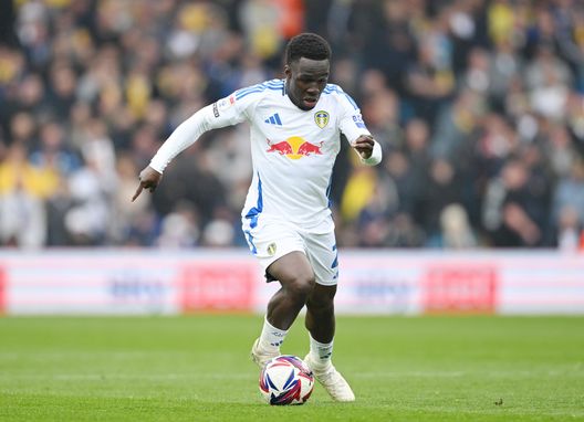 LEEDS, INGHILTERRA - 21 APRILE: Wilfried Gnonto del Leeds durante la gara di Sky Bet Championship tra Leeds United FC e Stoke City FC all'Elland Road il 21 Aprile 2025 a Leeds, Inghilterra. (Photo by Michael Regan/Getty Images)