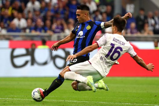 MILAN, ITALY - SEPTEMBER 03: Lautaro Martínez of Inter Milan scores the team's second goal during the Serie A TIM match between FC Internazionale and ACF Fiorentina at Stadio Giuseppe Meazza on September 03, 2023 in Milan, Italy. (Photo by Marco Luzzani/Getty Images) Due giorni di riposo e poi tutti, o quasi, al Viola Park: la Fiorentina riparte- immagine 2