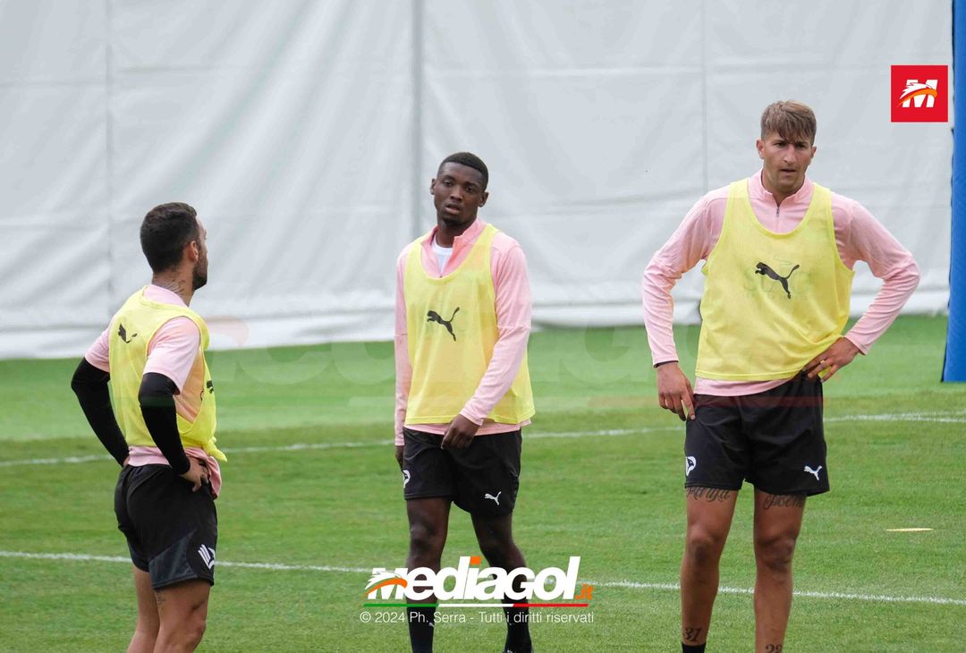 FOTO Ritiro Palermo, seduta mattutina al centro Aquagranda (GALLERY) - immagine 41