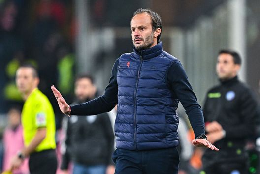 GENOA, ITALY - NOVEMBER 7: Alberto Gilardino, head coach of Genoa, reacts during the Serie A match between Genoa and Como at Stadio Luigi Ferraris on November 7, 2024 in Genoa, Italy. (Photo by Simone Arveda/Getty Images) Esonero Gilardino, Capello: “Ormai si cambia troppo facilmente”- immagine 2