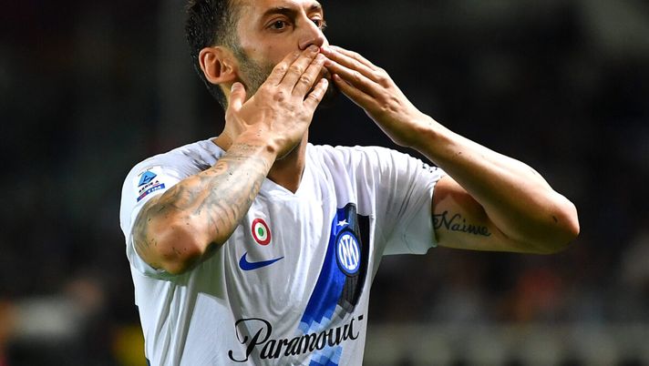 Infortunio Schuurs, il messaggio di Calhanoglu: “Tornerai più forte di prima” - immagine 1