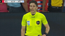 MLS, ecco la decisione del VAR: l’arbitro trolla il pubblico in St. Louis-Atlanta United