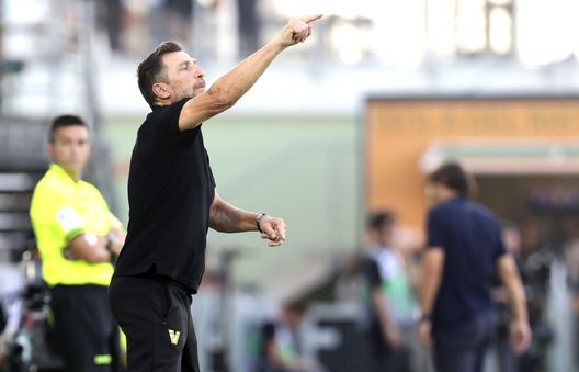 VENICE, ITALY - AUGUST 30: Head coach of Venezia Eusebio Di Francesco gestures during the Serie A match between Venezia and Torino at Stadio Pier Luigi Penzo on August 30, 2024 in Venice, Italy. (Photo by Maurizio Lagana/Getty Images)