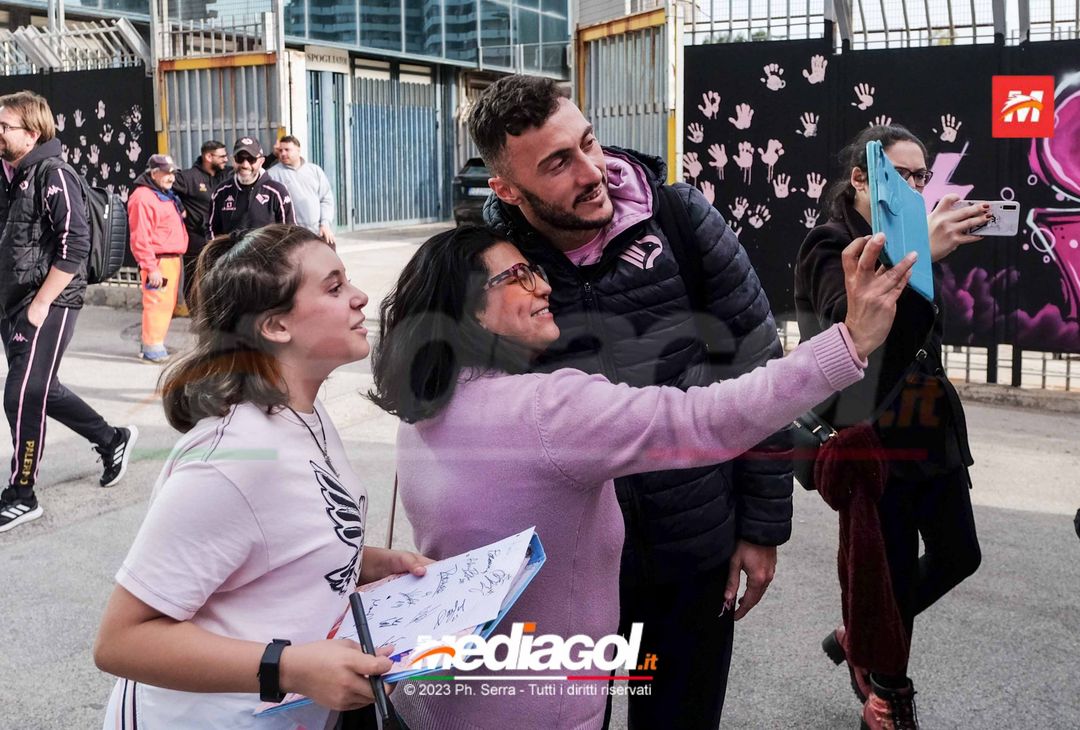 FOTO Südtirol-Palermo, la squadra in partenza dallo stadio “Renzo Barbera” (GALLERY) - immagine 46