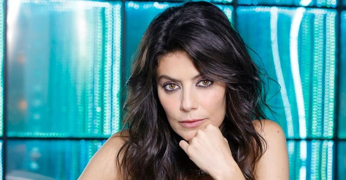 da domani su canale 5 parte la serie doppio gioco con alessandra mastronardi e max tortora da Golssip.it da domani su canale 5 parte la serie doppio gioco con alessandra mastronardi e max tortora