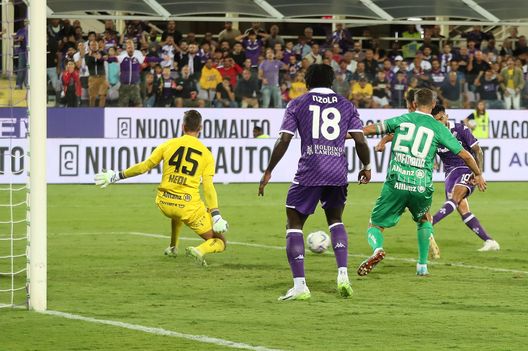 FLORENCE, ITALY - AUGUST 31: Nicolás Iván González of ACF Fiorentina scores a goal during the UEFA Conference League play-off round, second leg match between ACF Fiorentina and Rapid Wien at Artemio Franchi Stadium on August 31, 2023 in Florence, Italy. (Photo by Gabriele Maltinti/Getty Images) Non è la serata di Nzola. Nico Gonzalez, quanto sei mancato alla Fiorentina- immagine 2