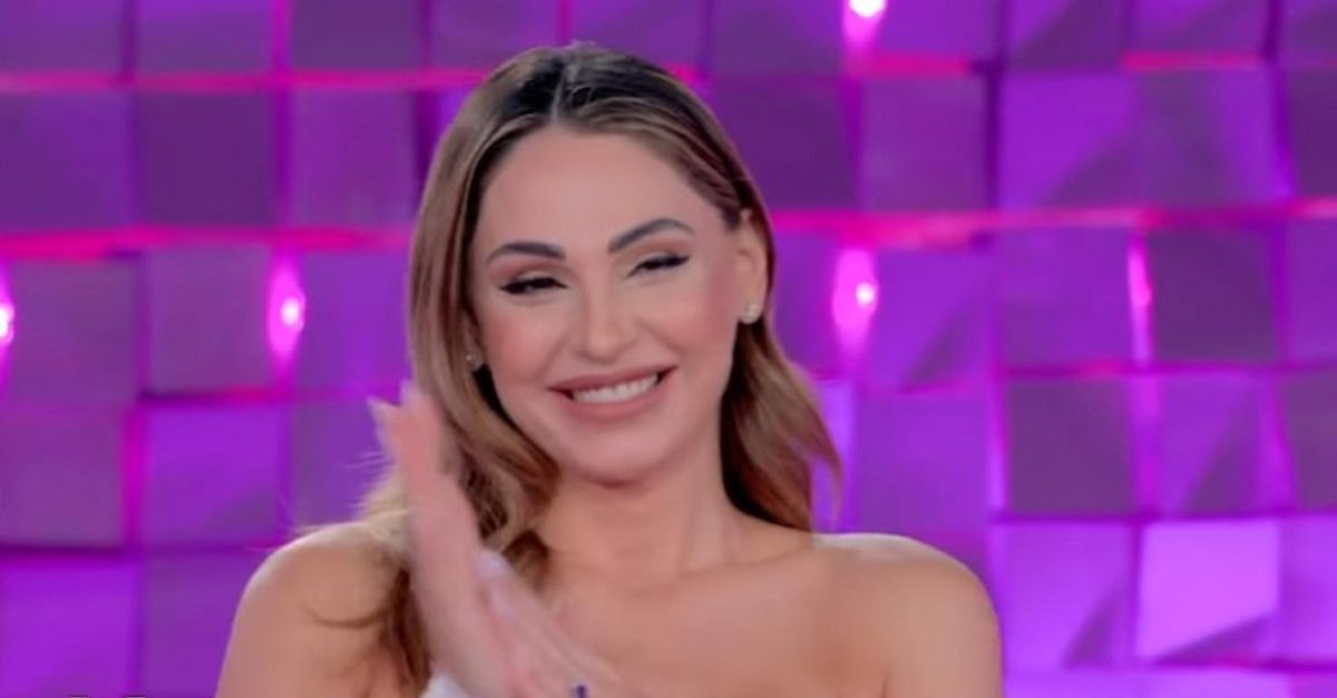 Anna Tatangelo, in arrivo una bimba. “Il mio nuovo compagno? Stessi valori e…”
