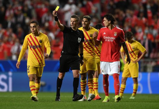 La quarta maglia del Barcellona fino all'anno scorso (Photo by David Ramos/Getty Images) Barcellona, ecco la quarta maglia che verrà indossata solo nel Clasico. A cosa è ispirata- immagine 3