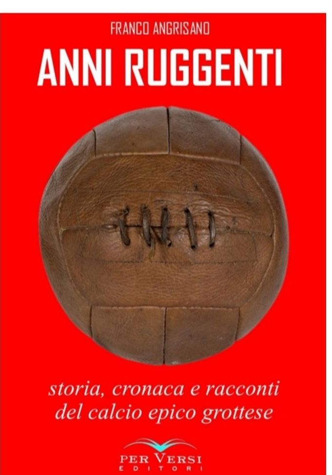 Il calcio, la religione di Grottaminarda: un libro per acquistare un defibrillatore- immagine 2