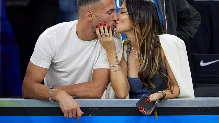 La moglie di D’Ambrosio continua a ispirare i tifosi dell’Inter, la scoperta: “Voi siete pazzi” - immagine 1