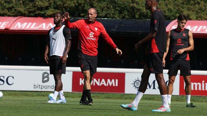 CAIRATE, ITALY - AUGUST 26: Head coach AC Milan Massimiliano Allegri reacts during AC Milan training session at Milanello on August 26, 2025 in Cairate, Italy. (Photo by Claudio Villa/AC Milan via Getty Images)  Allegri