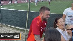 VIDEO – Al termine dell’amichevole, Ndicka e De Rossi si fermano a firmare autografi