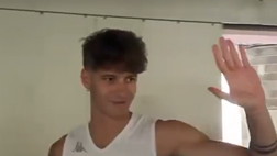 Zanoli a Genova per le visite mediche: il sorriso dell’ormai ex terzino azzurro