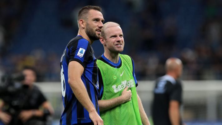 Inter, De Vrij accoglie Klaassen e scherza sui social: “Cerchiamo i gol subiti” - immagine 1