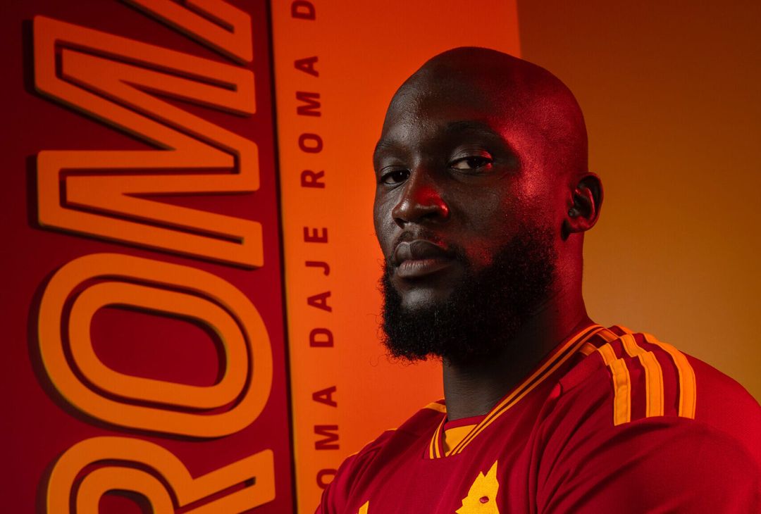 Roma, Lukaku è ufficiale: i primi suggestivi scatti in giallorosso – FOTO GALLERY - immagine 15