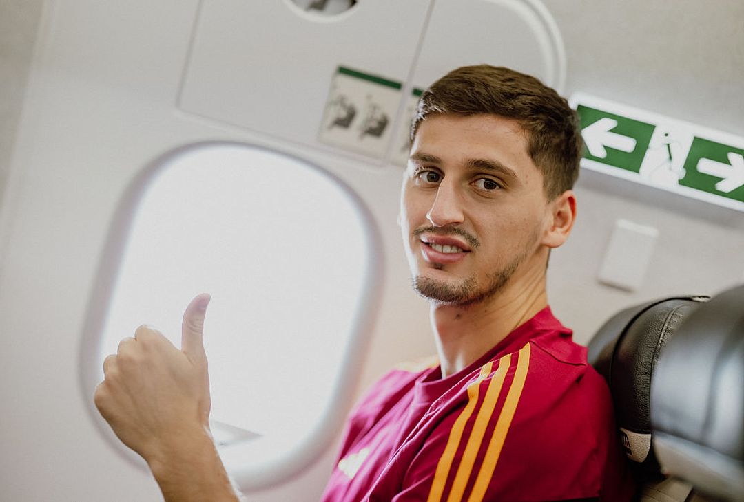 Kaiserslautern-Roma, squadra in partenza per la Germania – FOTO GALLERY - immagine 6