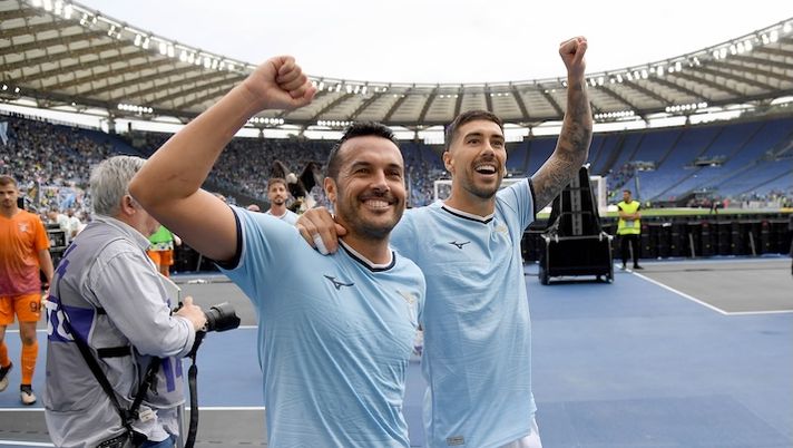 ROME, ITALY - OCTOBER 06: Pedro Rodriguez and Mattia Zaccagni of SS Lazio celebrates a victory after the Serie match between Lazio and Empoli at Stadio Olimpico on October 06, 2024 in Rome, Italy. (Photo by Marco Rosi - SS Lazio/Getty Images) Baroni: “Per Pedro non ci sono più aggettivi! E su Zaccagni vi dico…” - immagine 1