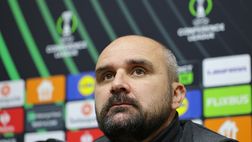 Tragedia in Serbia, muore in campo l’allenatore del Radnicki colpito da un infarto