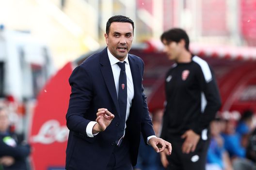 Palladino in una delle ultima panchine a Monza, nel maggio 2024. (Foto di Marco Luzzani/Getty Images) Monza, ufficiale la retrocessione in Serie B: storia di un disastro annunciato- immagine 2
