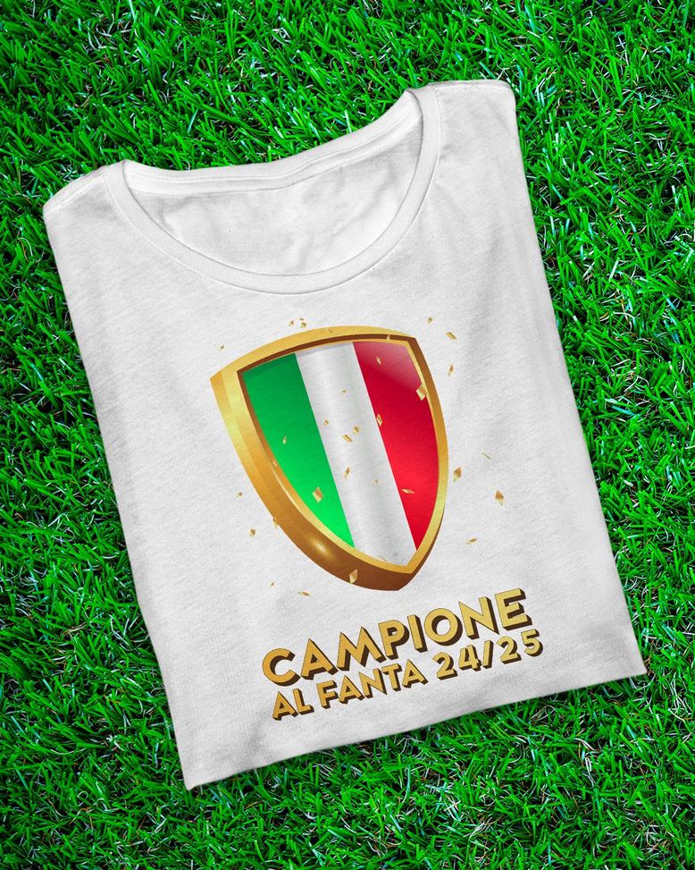 La maglia celebrativa di SOS Fanta è ancora online: acquistala qui se hai vinto il fantacalcio- immagine 2