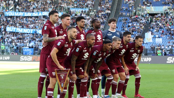 ROME, ITALY - OCTOBER 04: Players of Torino pose for a team photograph prior to the Serie A match between SS Lazio and Torino FC at Stadio Olimpico on October 04, 2025 in Rome, Italy. (Photo by Paolo Bruno/Getty Images) Lazio-Torino (allenatore Baroni)