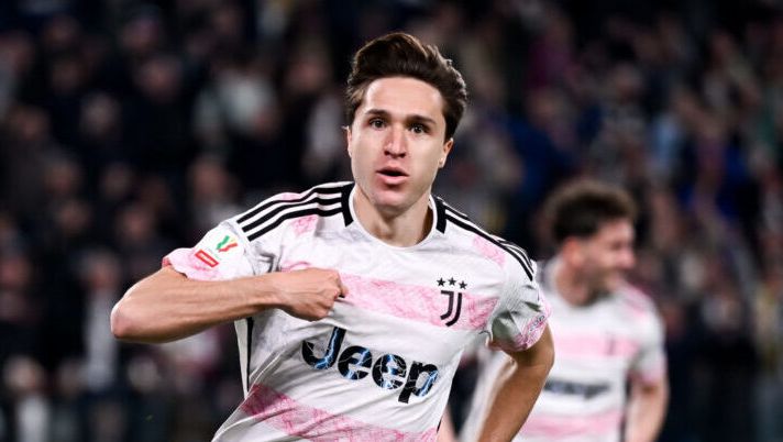 TURIN, ITALY - APRIL 02: Federico Chiesa of Juventus celebrates after scoring his team's first goal during the Coppa Italia Semi-final match between Juventus and SS Lazio at Allianz Stadium on April 02, 2024 in Turin, Italy. (Photo by Daniele Badolato - Juventus FC/Juventus FC via Getty Images) Chiesa: “Ho 26 anni, voglio tornare tra i top: all’Europeo dimostrerò di che pasta sono fatto” - immagine 1