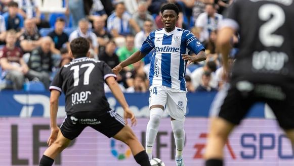 Amadou Diawara all'opera mentre rappresenta i colori del Leganes (vs Albacete; Segunda Division, 11 aprile)