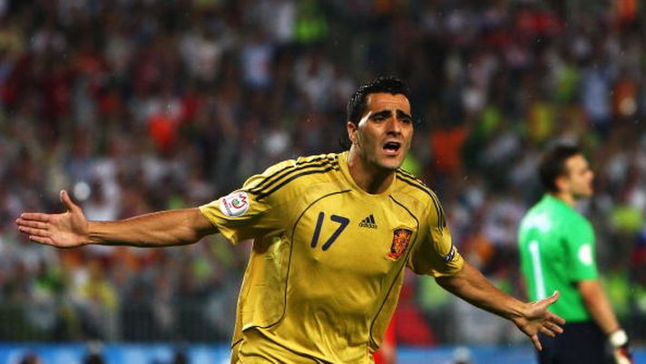 VIENNA, AUSTRIA - JUNE 26: Daniel Guiza of Spain celebrates scoring Spain's second goal during the UEFA EURO 2008 Semi Final match between Russia and Spain at Ernst Happel Stadion on June 26, 2008 in Vienna, Austria. (Photo by Jamie McDonald/Getty Images) Spagna, intramontabile Dani Güiza: a 45 anni firma per un nuovo club - immagine 1