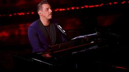 Francesco Gabbani torna a Sanremo 2025 con un nuovo brano: tra ironia e riflessione
