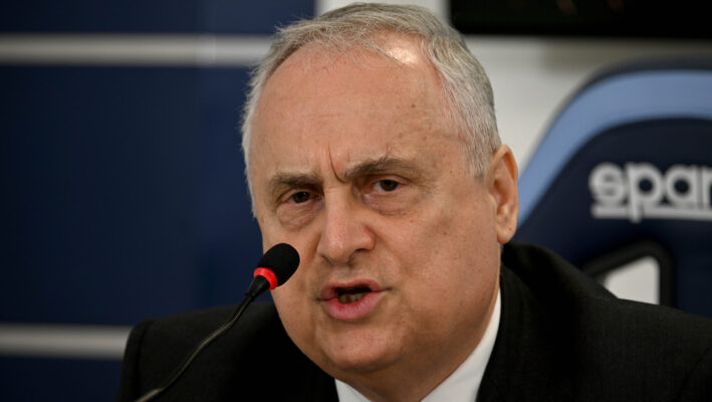 Claudio Lotito
Conferenza stampa di presentazione di Igor Tudor il nuovo allenatore della SS Lazio nel centro sportivo di Formello a Roma.
Roma, 23 Marzo 2024
© Marco Rosi / Fotonotizia Lotito: “Greenwood? Ho sempre detto che non vendo sogni, ma solide realtà: cerchiamo…” - immagine 1