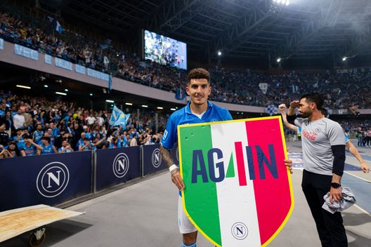 Di Lorenzo, notte speciale: il capitano raggiunge Diego. Le pagelle- immagine 2