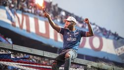 Uruguay, incidenti durante il Clásico di Montevideo: bengala ferisce addetto alla sicurezza