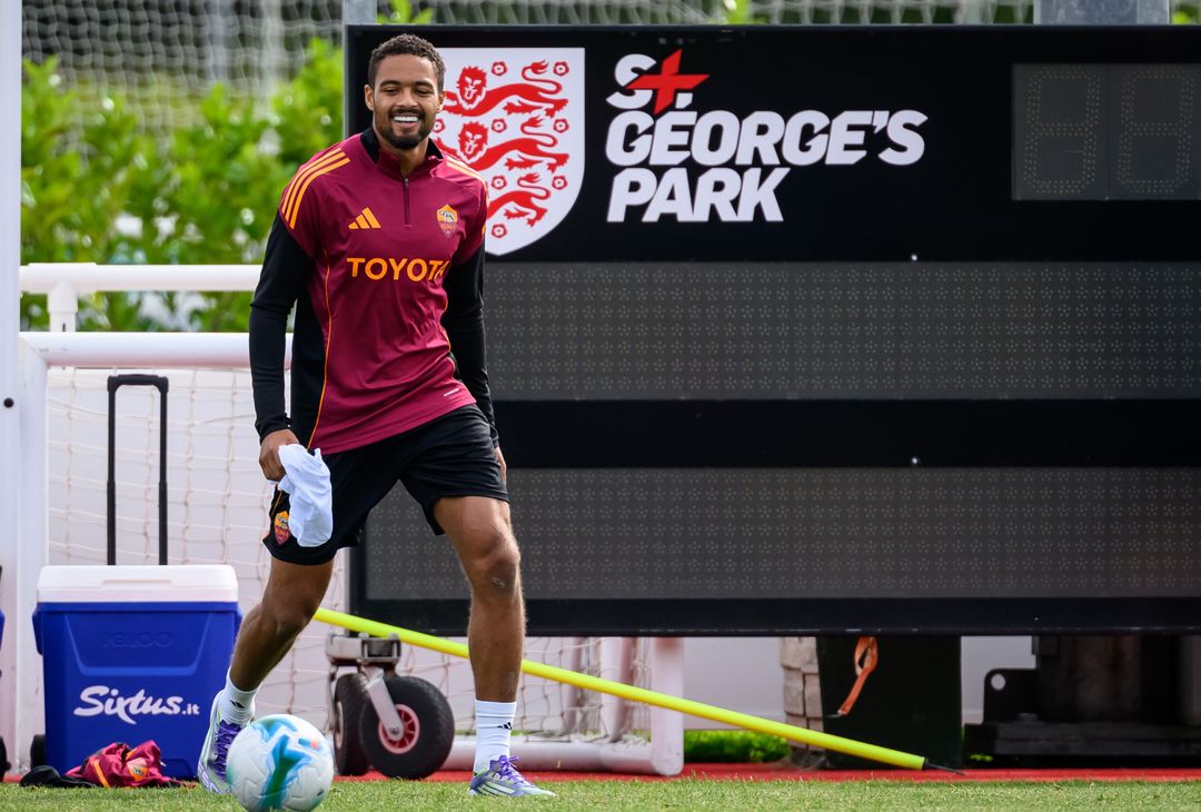 Roma, il primo allenamento al St. George’s Park – FOTO GALLERY - immagine 19