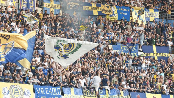 VERONESI A TORINO, 1300 I TIFOSI GIALLOBLÙ  VERONESI A TORINO, 1300 I TIFOSI GIALLOBLÙ - immagine 1