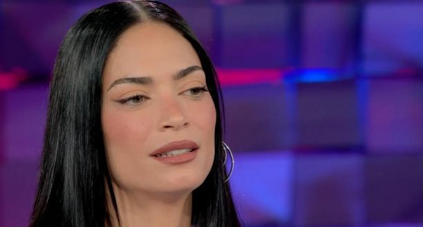 Screen TV Elodie: “Con Iannone va benissimo. Sono orgogliosa di un suo pregio. Il mio momento…”- immagine 2