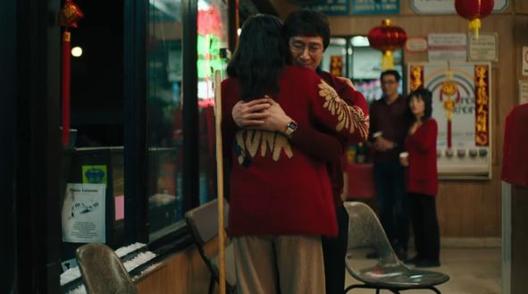 Michelle Yeoh e Ke Huy Quan in 'Everything Everywhere All at Once' di Daniel Kwan e Daniel Scheinert. Un multiverso di emozioni e la voglia di ritrovarsi! Il film di Inter-Urawa Red Diamonds- immagine 7