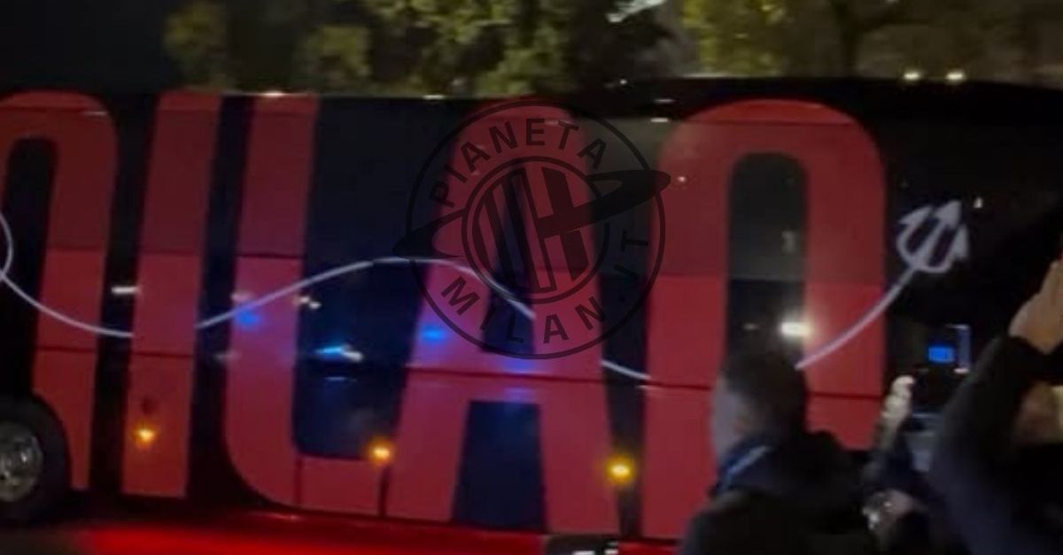 VIDEO, Milan Roma: pullman rossonero arrivato a San Siro | PM News
