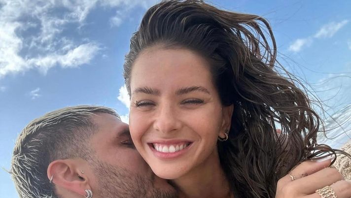 Mauro Icardi e China Suarez annunciano il fidanzamento: coppia in “luna di miele” a Miami  Mauro Icardi e China Suarez annunciano il fidanzamento: coppia in “luna di miele” a Miami - immagine 1