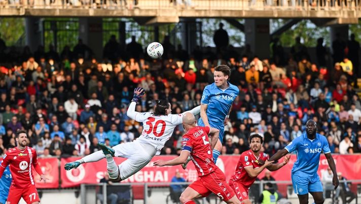 Errore di Turati, McTominay punisce: il Napoli vince a Monza e aggancia l’Inter - immagine 1