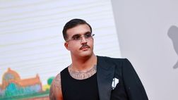 Geolier assume due suoi fan: “Il mio sogno è poter offrire un lavoro a chi non ce l’ha”