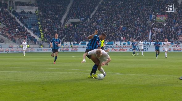 Capuano demolisce la simulazione di Hojlund: “Dopo le prediche su Bastoni il suo tuffo accentuato…”- immagine 2