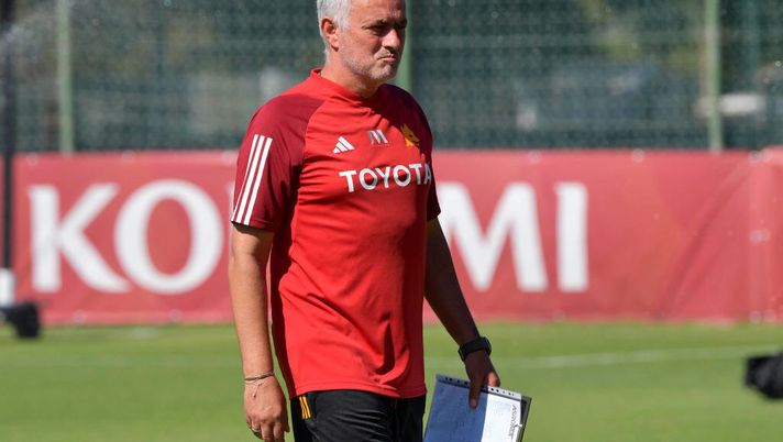 Roma, Mourinho e la fiducia incrollabile nella difesa a 3 - immagine 1