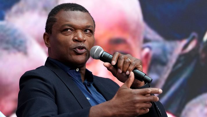 Desailly su Berlusconi: “Arrivava sempre in elicottero, solo Baresi e Capello potevano dirgli qualcosa”” - immagine 1