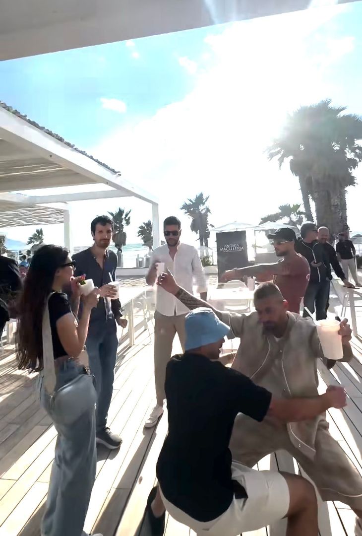 GALLERY Tra gioia e sorrisi: gli scatti della festa Scudetto del Napoli al Labelon - immagine 6