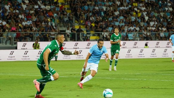 si ringrazia la redazione di Sportitalia per la concessione delle foto Avellino-Lazio di rigore: all’ultimo minuto, Guendouzi dal dischetto- immagine 5