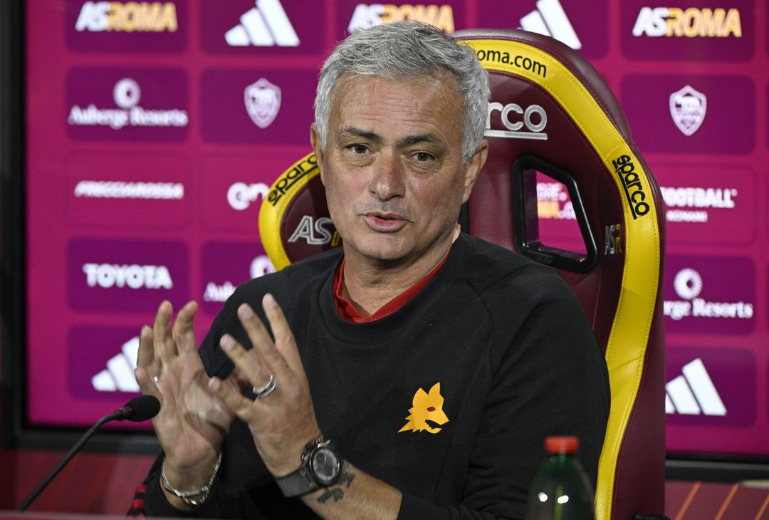 Roma, la conferenza stampa di Mourinho alla vigilia del Monza – FOTO GALLERY - immagine 5